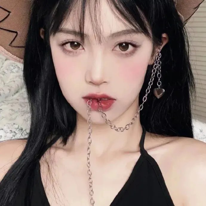 好女三头瞒